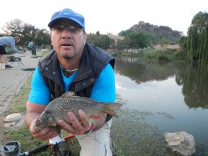 Blue Bull Mike Vorster opened the scoring up with this lekker little common carp caught in the Lonehill dam.