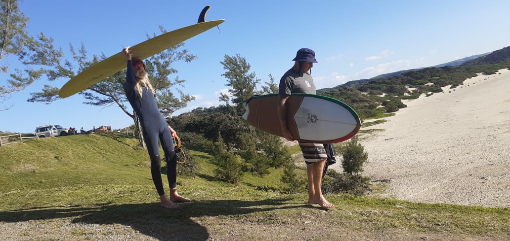 Brucifire and mates heading down to the Mdumbi point break