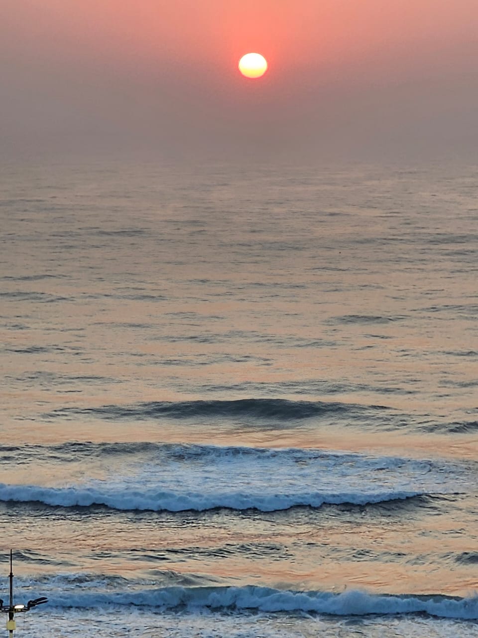 7am Durban KZN Bumpy Seas and North Winds - The Sardine News