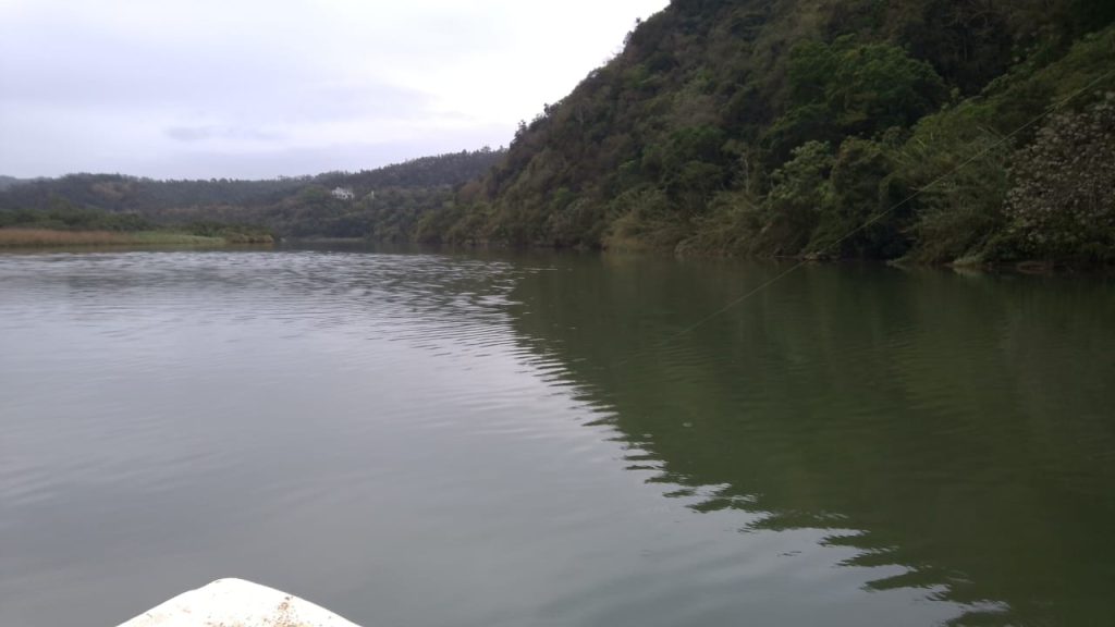 The Umzimkulu Estuary this morning in a light drizzle. Very pleasant out there but only a few koblets to report