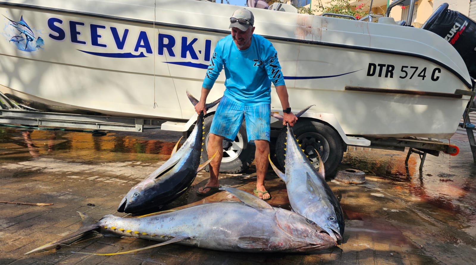Hat Trick Gas Bottle YFT with Seevarkie Charters out of Sodwana Bay